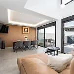 펜션 R-40-b Luxury Pool