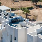 R-40-b Luxury Pool